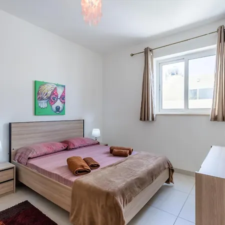 Modern 3br W Terrace Near Beaches & Restaurants By Quicktrips