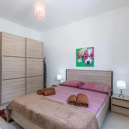 Modern 3br W Terrace Near Beaches & Restaurants By Quicktrips Apartman San Pawl il-Baħar