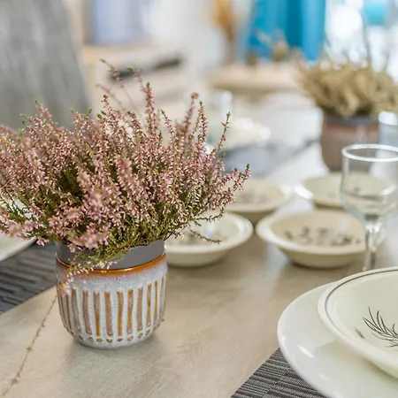 Modern 3br W Terrace Near Beaches & Restaurants By Quicktrips Apartman