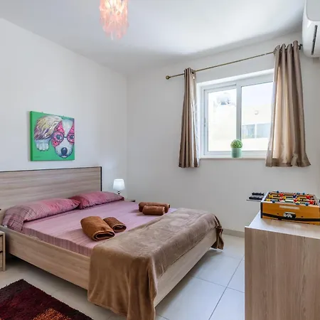 Lejlighed Modern 3br W Terrace Near Beaches & Restaurants By Quicktrips San Pawl il-Baħar