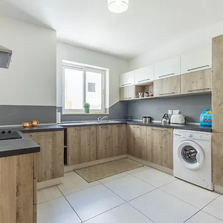 Modern 3br W Terrace Near Beaches & Restaurants By Quicktrips St. Paul's Bay