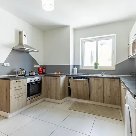Modern 3br W Terrace Near Beaches & Restaurants By Quicktrips * San Pawl il-Baħar