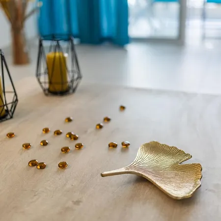 Modern 3br W Terrace Near Beaches & Restaurants By Quicktrips Lejlighed