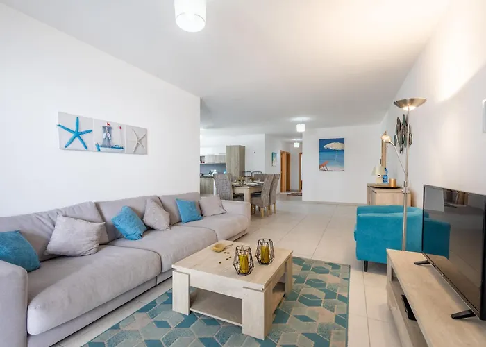 Modern 3br W Terrace Near Beaches & Restaurants By Quicktrips Apartament *