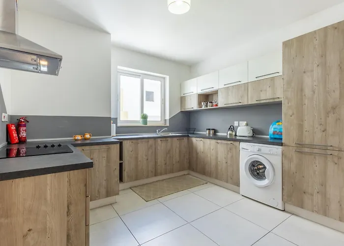 Modern 3br W Terrace Near Beaches & Restaurants By Quicktrips St. Paul's Bay