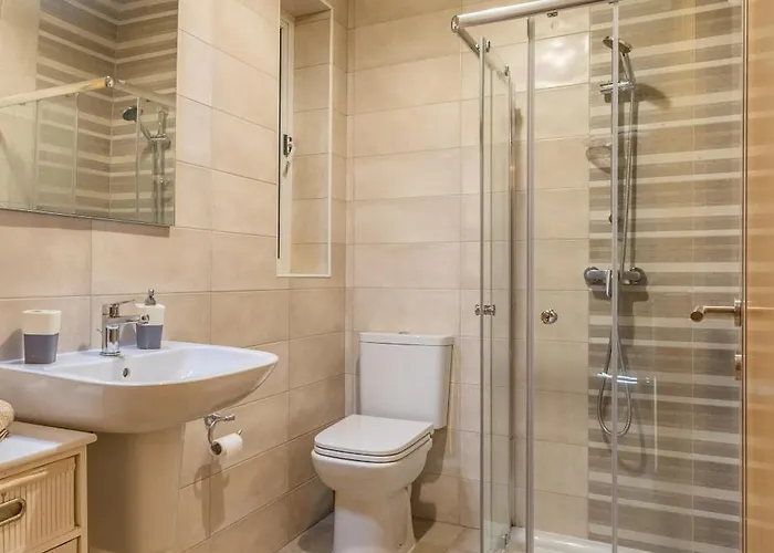 Apartament Modern 3br W Terrace Near Beaches & Restaurants By Quicktrips *