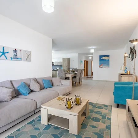 Modern 3br W Terrace Near Beaches & Restaurants By Quicktrips شقة *